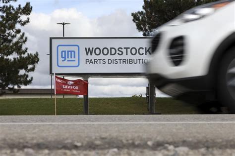 Unifor members at GM vote 80 per cent in favour of new contract